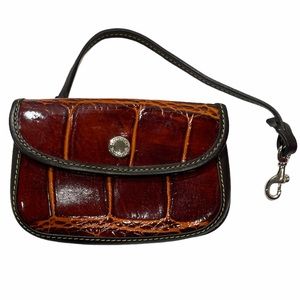 Dooney & Bourke Small Wristlet Bag   0029